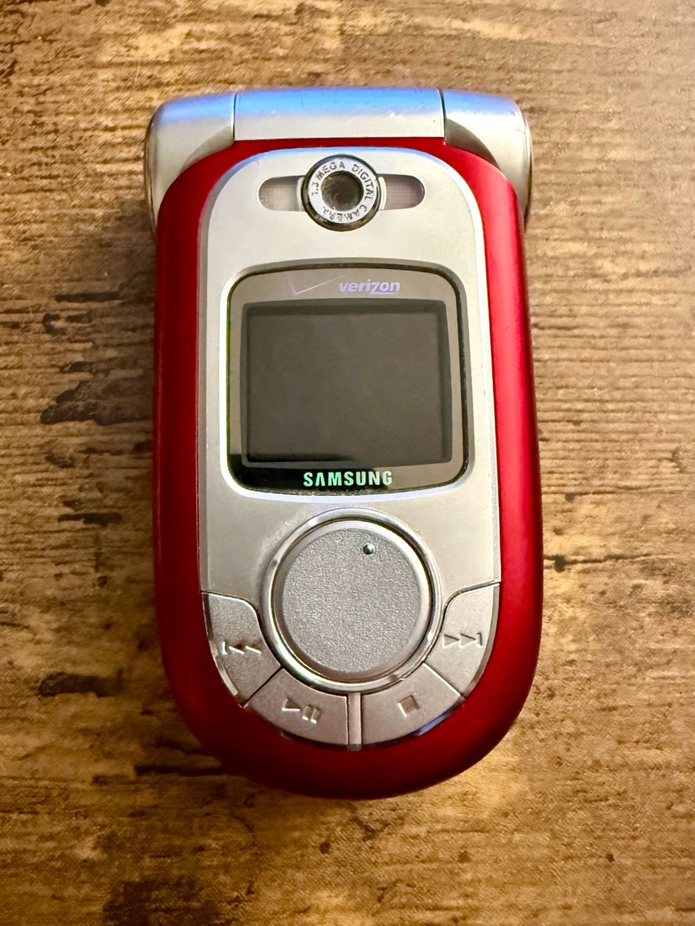 Samsung SCH-A950 - Red and Silver ( Verizon ) (untested)